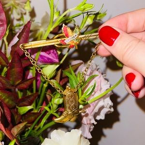 RARE Vintage Canadian Leaf Tie Clip with chain and cowboy boot charm - gold